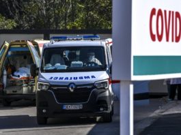 Bulgaria apelează la mașinile poliției pentru a transporta bolnavii Covid-19
