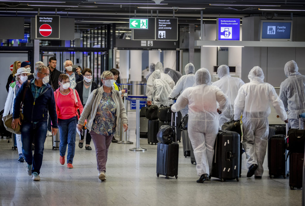 Şeful poliţiei germane acuză companiile aeriene de încălcarea reglementărilor COVID-19
