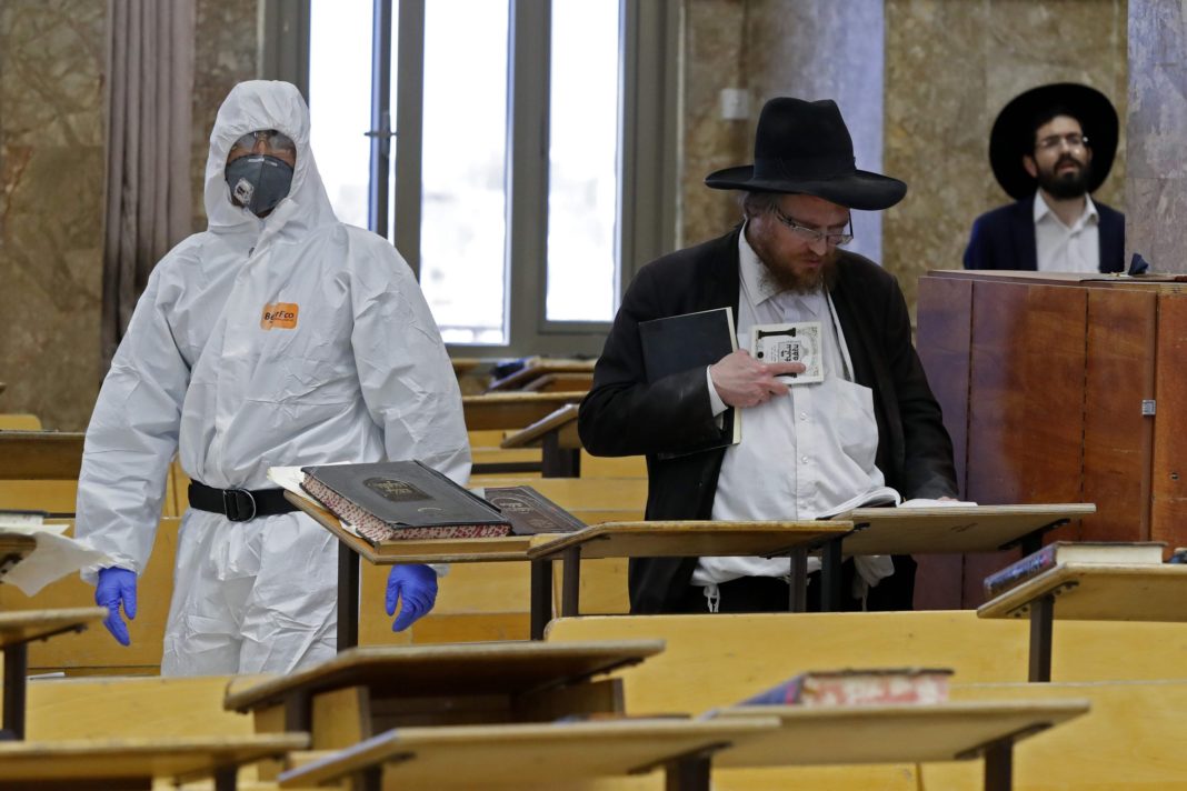 Crește din nou numărul infecțiilor zilnice cu Covid-19 în Israel