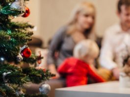 Reuniunile de familie, permise în Marea Britanie în preajma Crăciunului