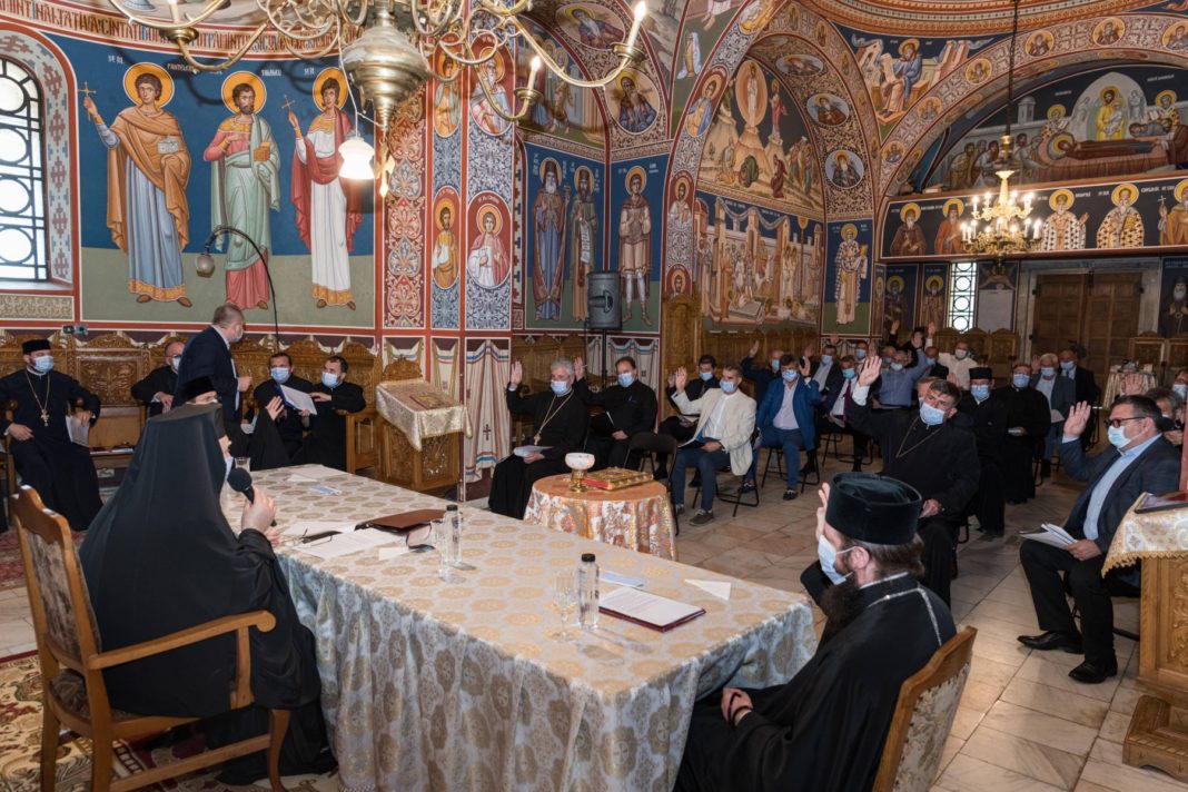 Arhiepiscopia Sucevei și Rădăuților și-a făcut firmă de asigurări şi obligă toţi preoţii să-şi asigure bunurile din parohii