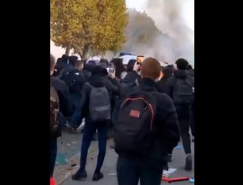 În Franța se accentuează protestele față de menținerea școlilor deschise
