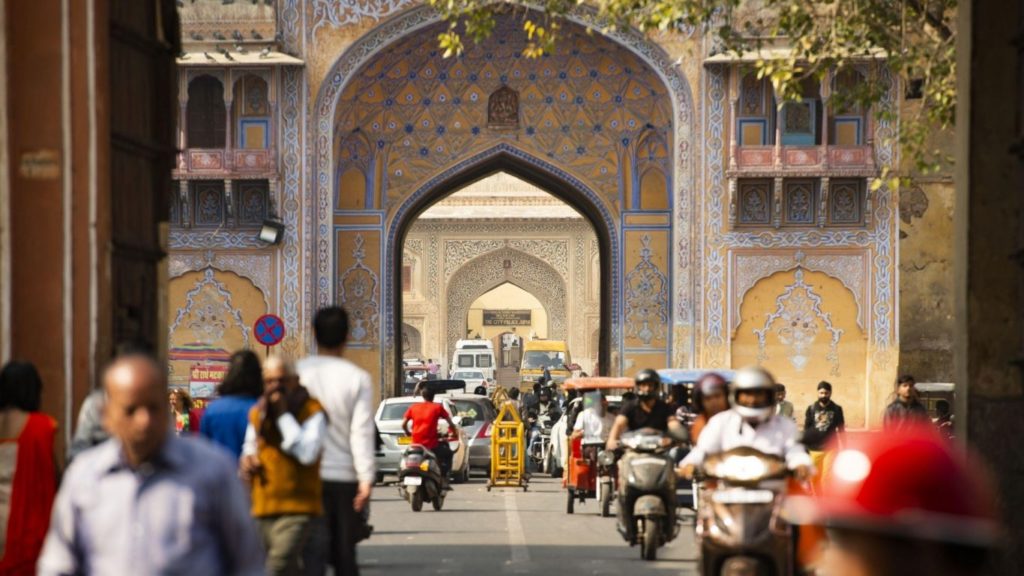 India intră oficial în recesiune pentru prima oară din 1947 încoace