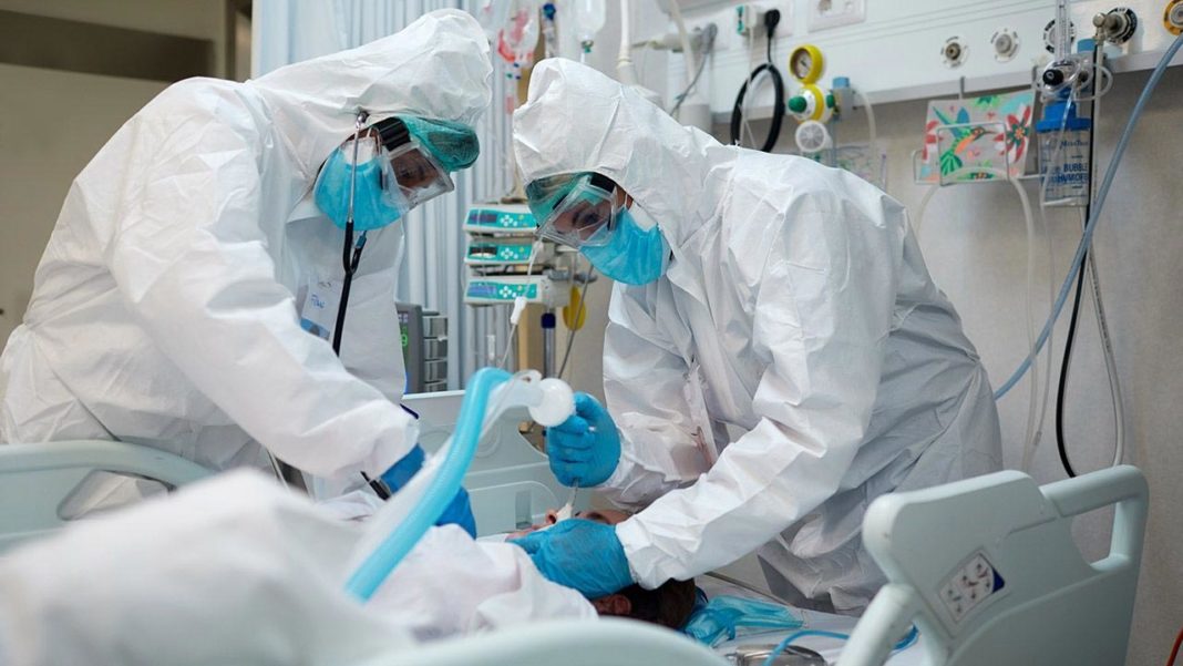 Studiu: Insuficiența respiratorie în Covid-19 nu este cauzată, de obicei, de furtuna de citokine
