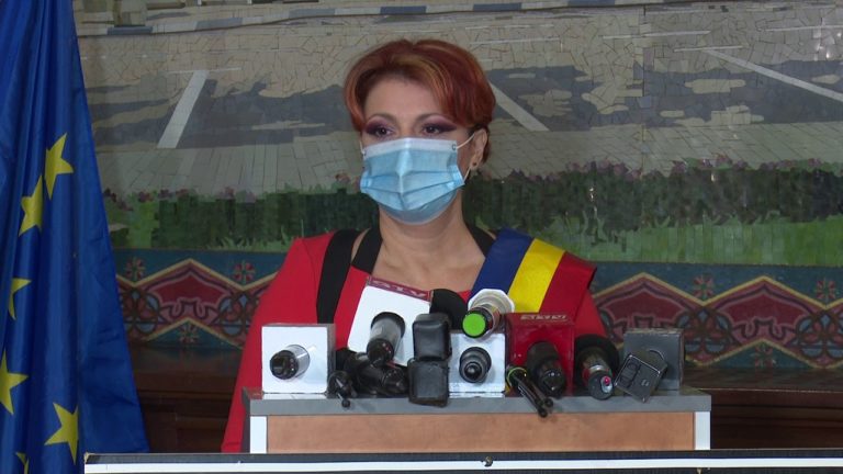 VIDEO / Olguţa Vasilescu, învestită în funcţie. Prima declaraţie în calitate de primar al Craiovei