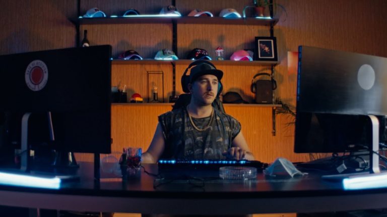 O campanie publicitară anti-Covid a guvernului german laudă leneșii pentru că stau în casă