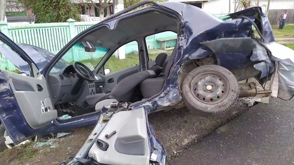 Accident mortal în Olt. Două mașini s-au făcut praf