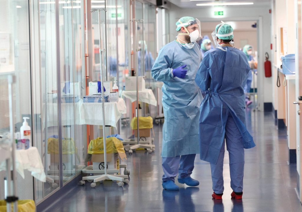 Sporul pentru cei care îngrijesc pacienți cu Covid-19, majorat până la 85%