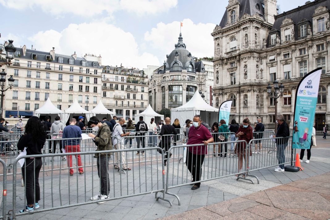 Noi restricții anti-Covid la Paris