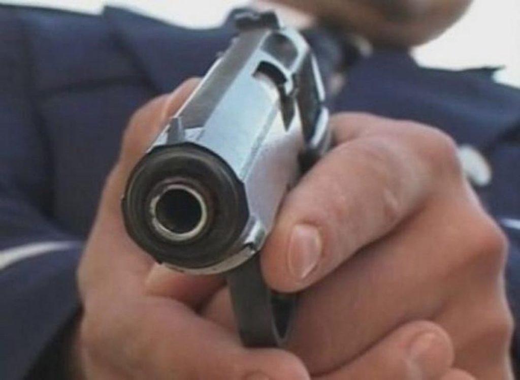 Polițistul găsit ieri împușcat s-ar fi sinucis din cauza unor probleme personale