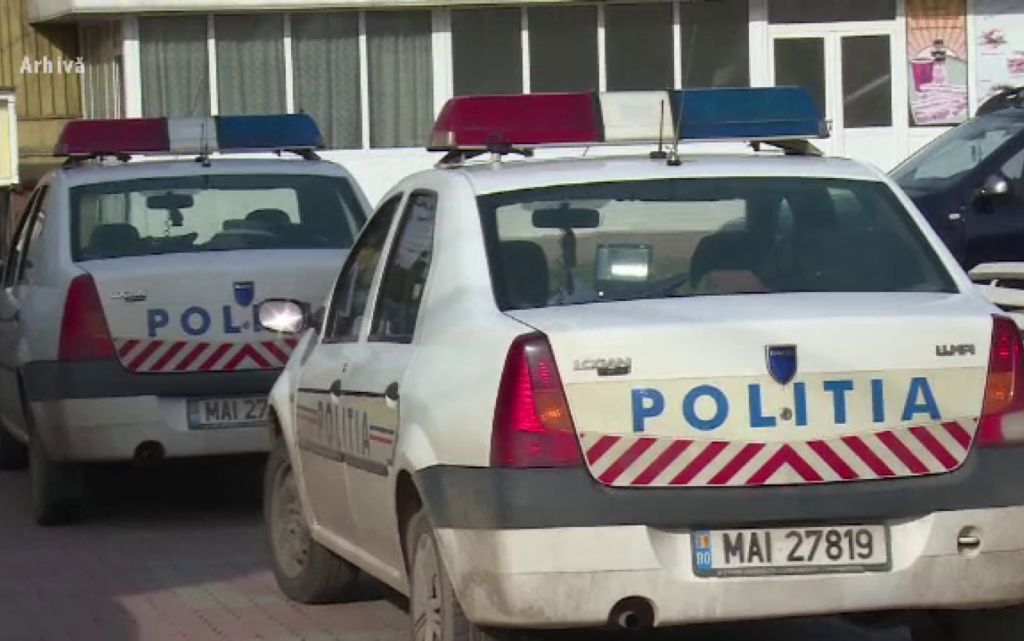 Şofer căutat pentru că ar fi lovit intenţionat un cărucior în care se afla un copil