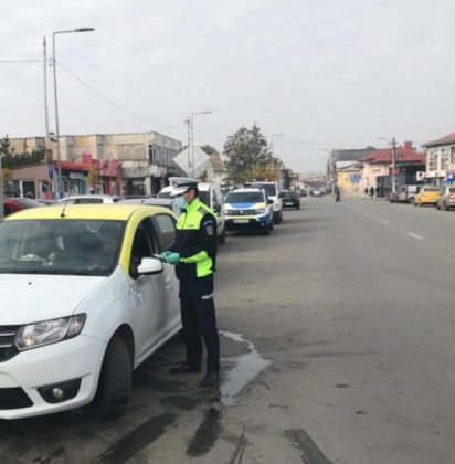 Polițiștii Serviciului Rutier Olt au aplicat 700 de sancțiuni contravenționale pentru încălcarea normelor de circulație pe drumurile publice