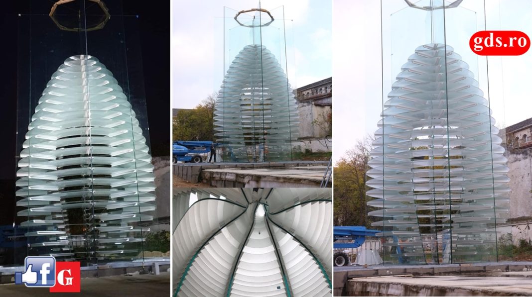 Prisma de sticlă unică în lume, parte a Centrului Internațional „Constantin Brâncuși“ care se construiește la Craiova, va fi conservată până la primăvară