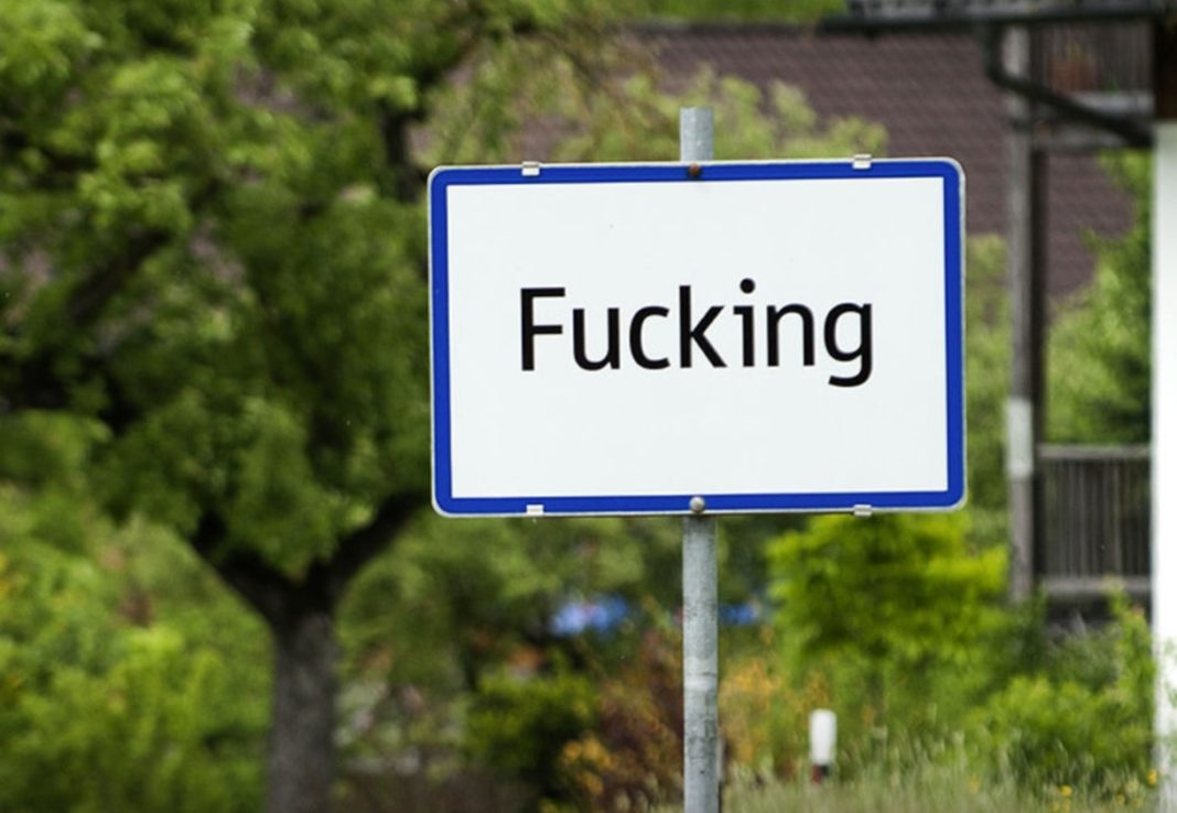 Locuitorii din satul austriac Fucking au decis să schimbe numele așezării