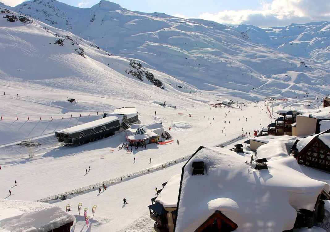 Controverse privind deschiderea sezonului de schi în Franța și în Italia
