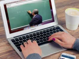Profesorii cer cursuri de perfecționare pentru școala online