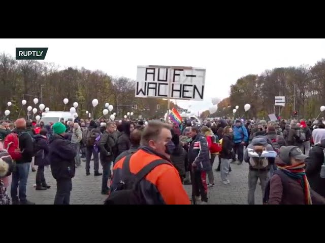 Mii de persoane protestează la Berlin împotriva guvernului Angelei Merkel