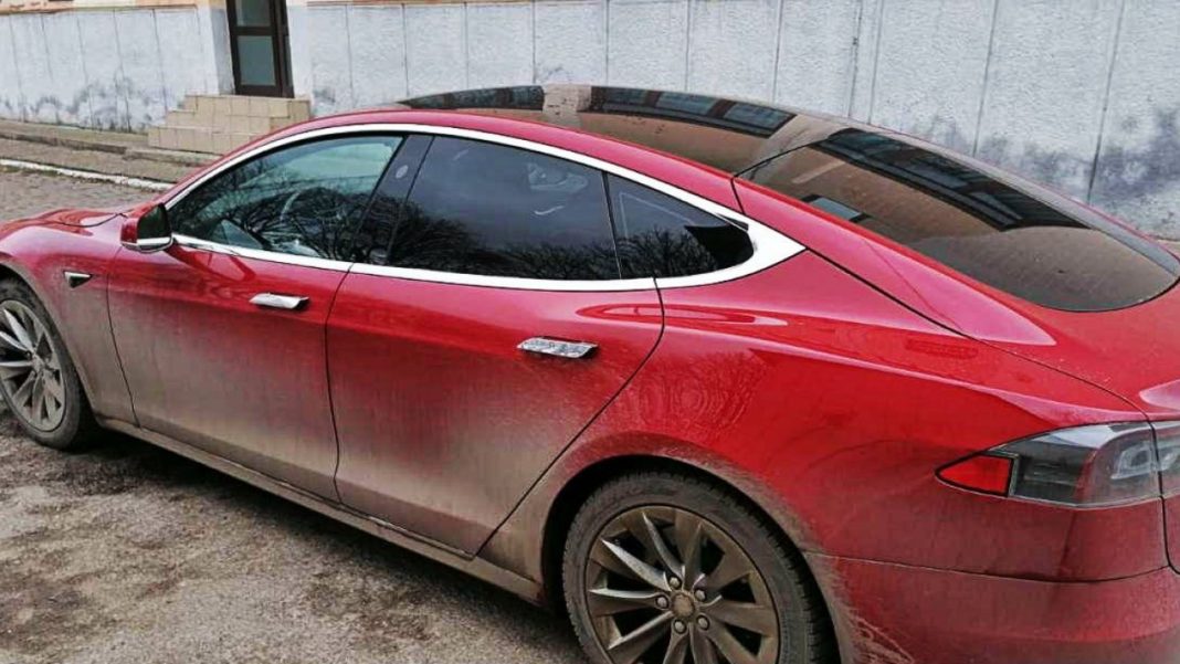 Un autoturism Tesla, furat în Norvegia, găsit în Suceava