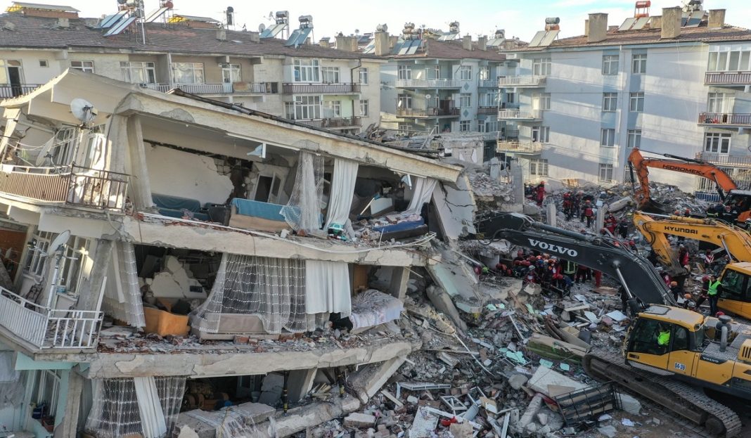 Bilanțul cutremurului din Turcia a ajuns la 100 de morți
