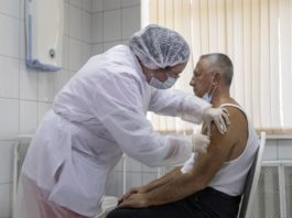 Rusia a început campania de vaccinare a populaţiei împotriva Covid-19