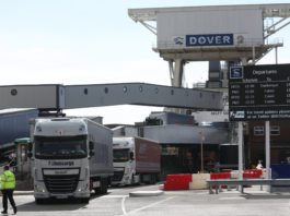 Transportatorii rutieri care circulă din UK în Franţa pot face testul COVID-19 la plecarea din Regat