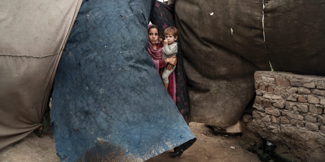 Atac terorist în Afganistan: Cel puțin 15 victime, majoritatea copii