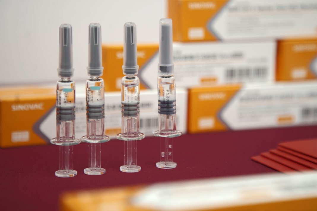 Flacoane de vaccin CoronaVac SARS-CoV-2 Sinovac Biotech Ltd(Foto: Nicolas Bock/Bloomberg)