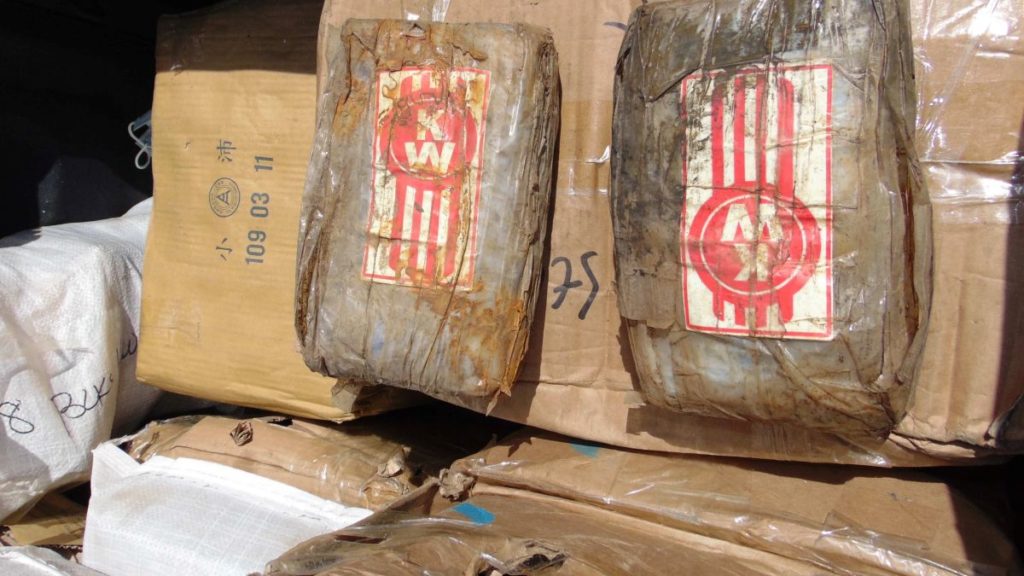 O barcă fantomă cu 649 de kilograme de cocaină în Pacific