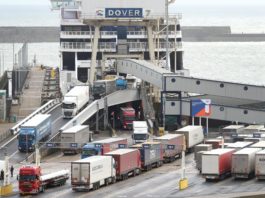 Portul din Dover din Marea Britanie s-a redeschis în noaptea de marţi spre miercuri