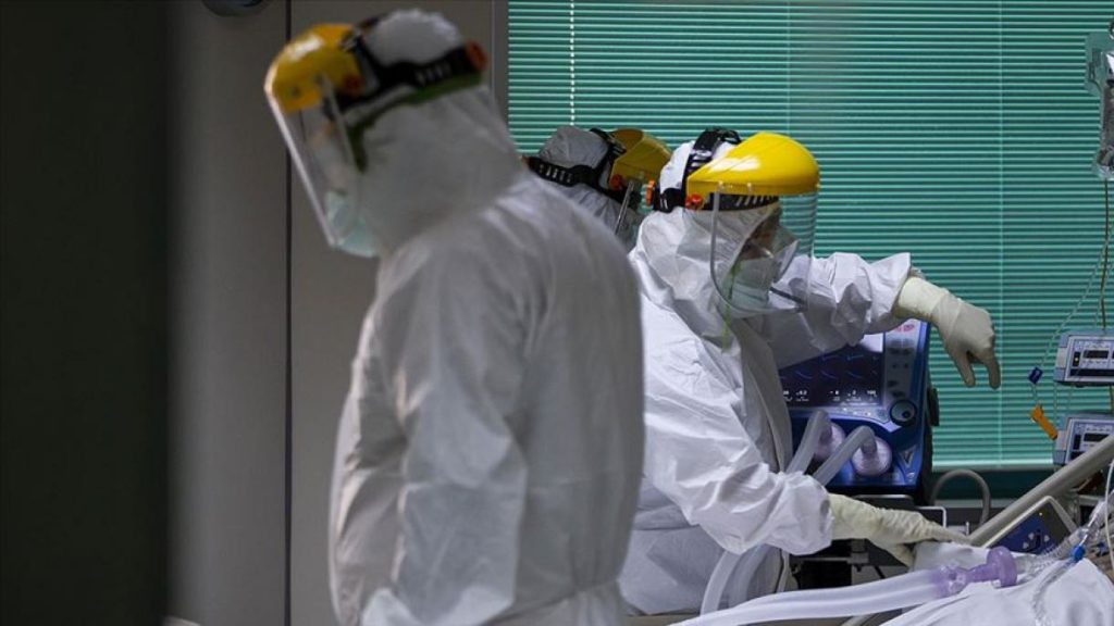 Peste 100 de persoane infectate cu SARS-CoV-2 au murit în ultimele 24 de ore