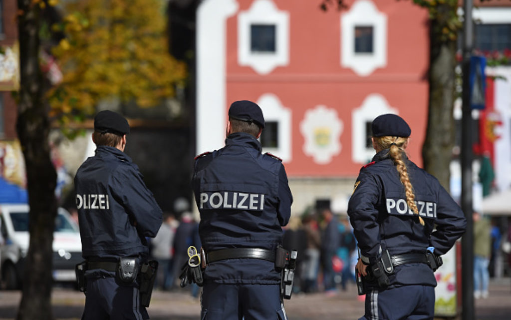 Poliţia austriacă a arestat încă doi suspecţi în ancheta privind atacurile comise la Viena în noiembrie