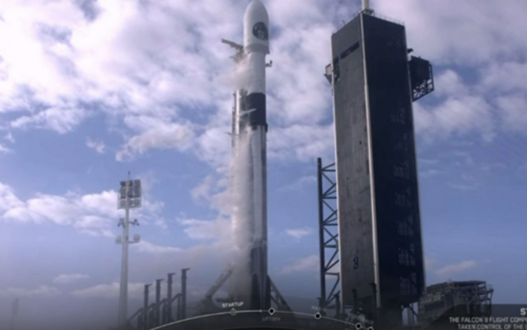 SpaceX a lansat cu succes un satelit spion în ultima sa misiune din 2020
