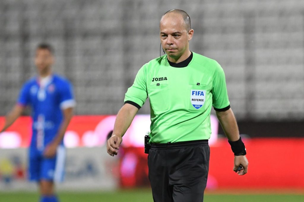 Marius Avram și-a pus fluieru-n „cui“. Centralul s-a retras, oficial, din arbitraj