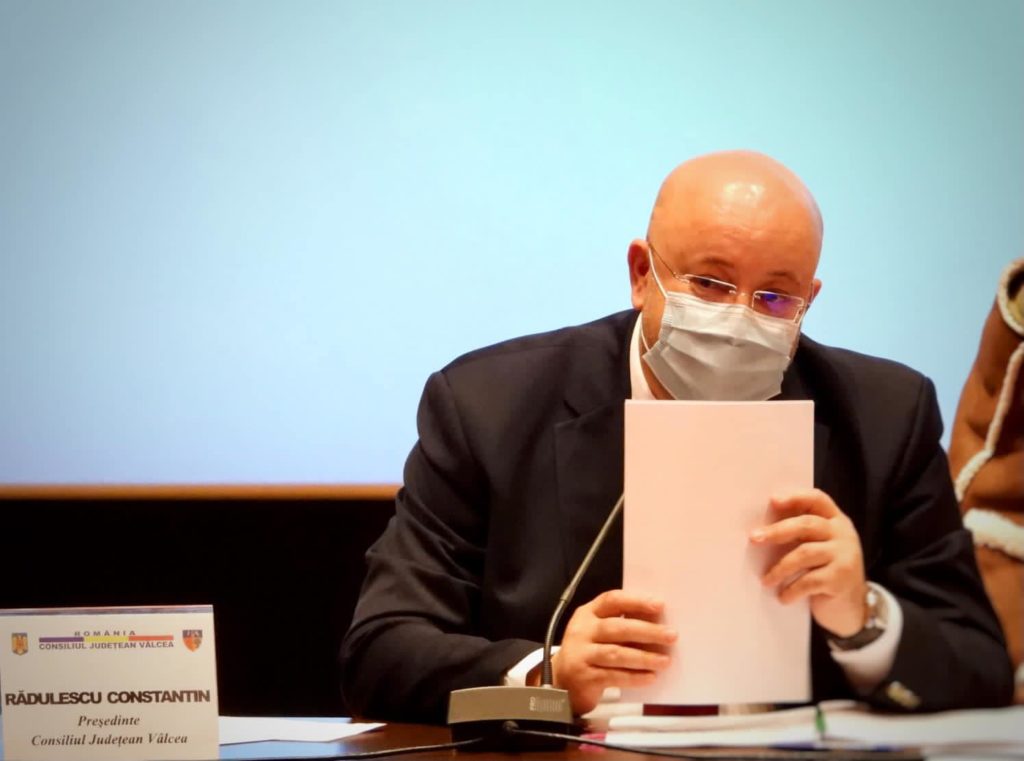 Preşedintele CJ Vâlcea: Banii rămaşi de la Laptele şi Cornul, folosiți pentru testarea populaţiei pentru Covid-19