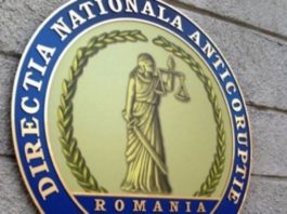 Șefi de spitale din Brașov și Harghita, anchetați pentru mite de zeci de mii de euro luate pentru atribuirea frauduloasă de contracte