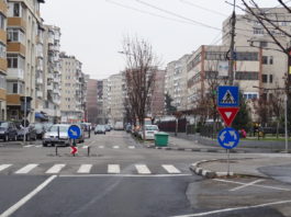 Municipalitatea din Râmnicu Vâlcea a realizat două sistematizarea cu sensuri giratorii a două intersecţii de străzi din Ostroveni