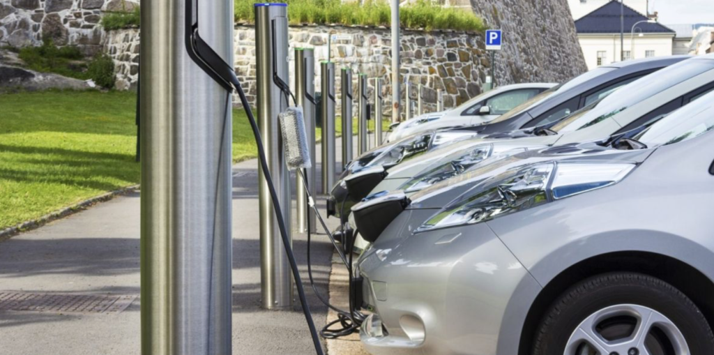 Vânzările de autoturisme ecologice au crescut în România cu aproape 22%