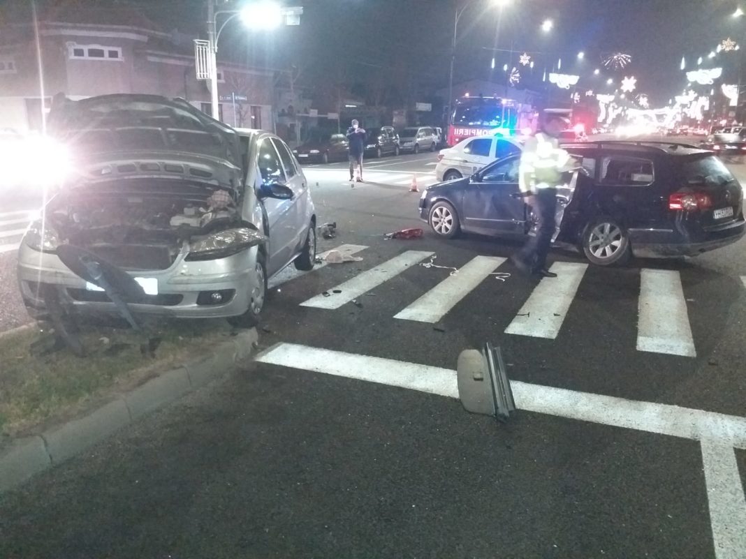 Patru persoane au fost rănite, în această seară, în urma unui accident rutier petrecut în Drobeta Turnu Severin