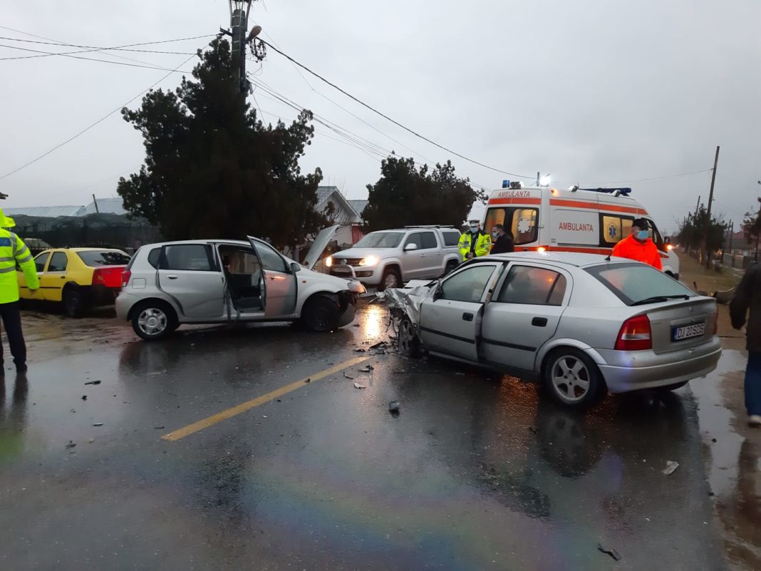 O tânără a fost rănită într.-un accident pe DN 55 (Foto: Claudiu Tudor)