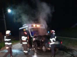 O coliziune între un autoturism și un autobuz a avut loc azi noapte în localitatea vâlceană Copăcelu