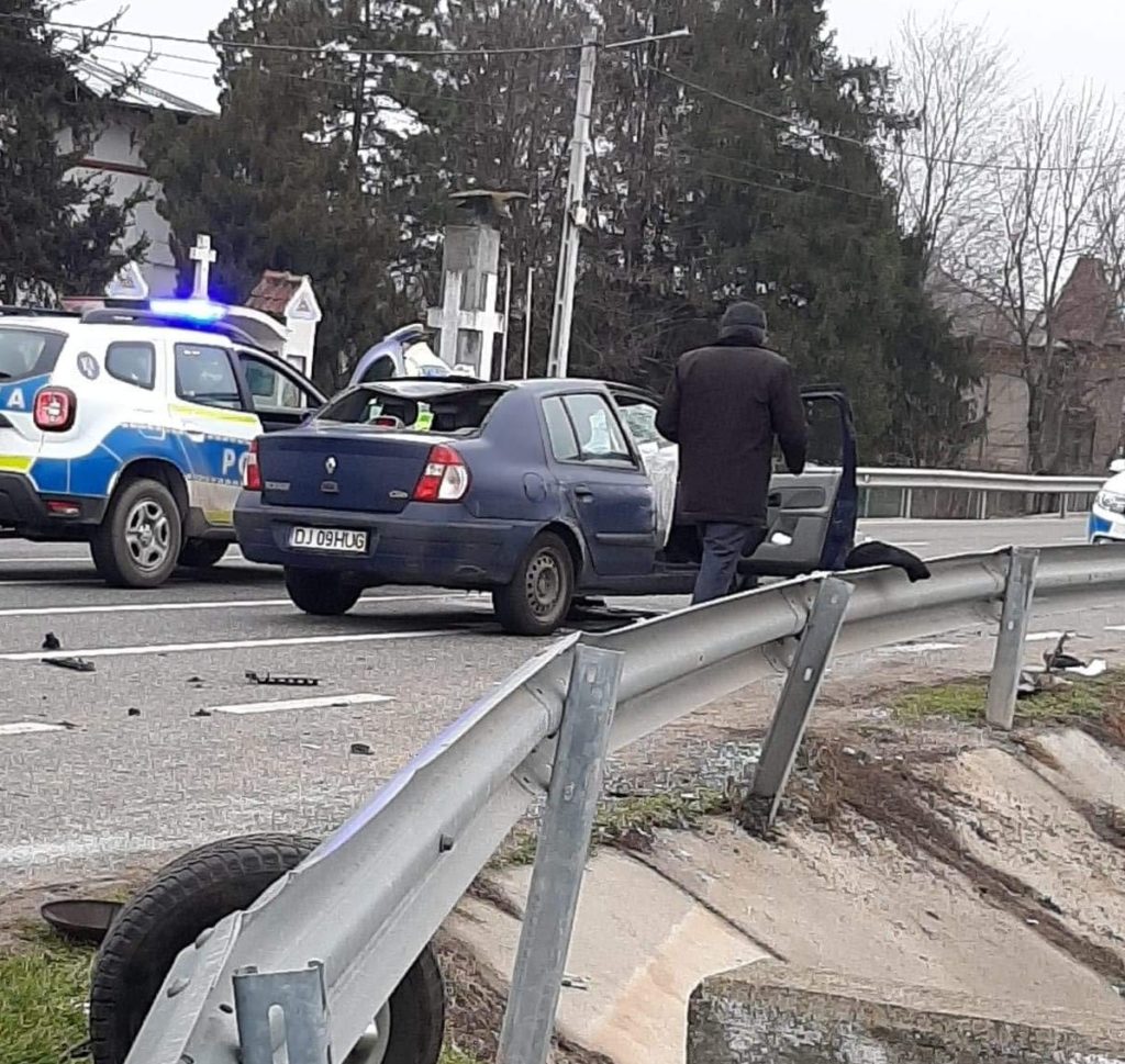 Impact între două autoturisme, la Zănoaga