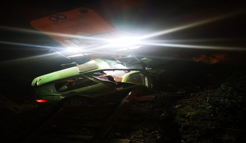 Mașină lovită de tren, pe DN 7