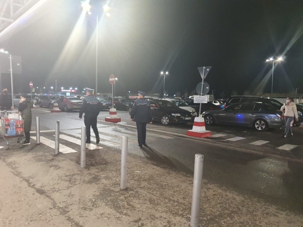 26 de amenzi în cazul a două baruri deschise după ora 23.00