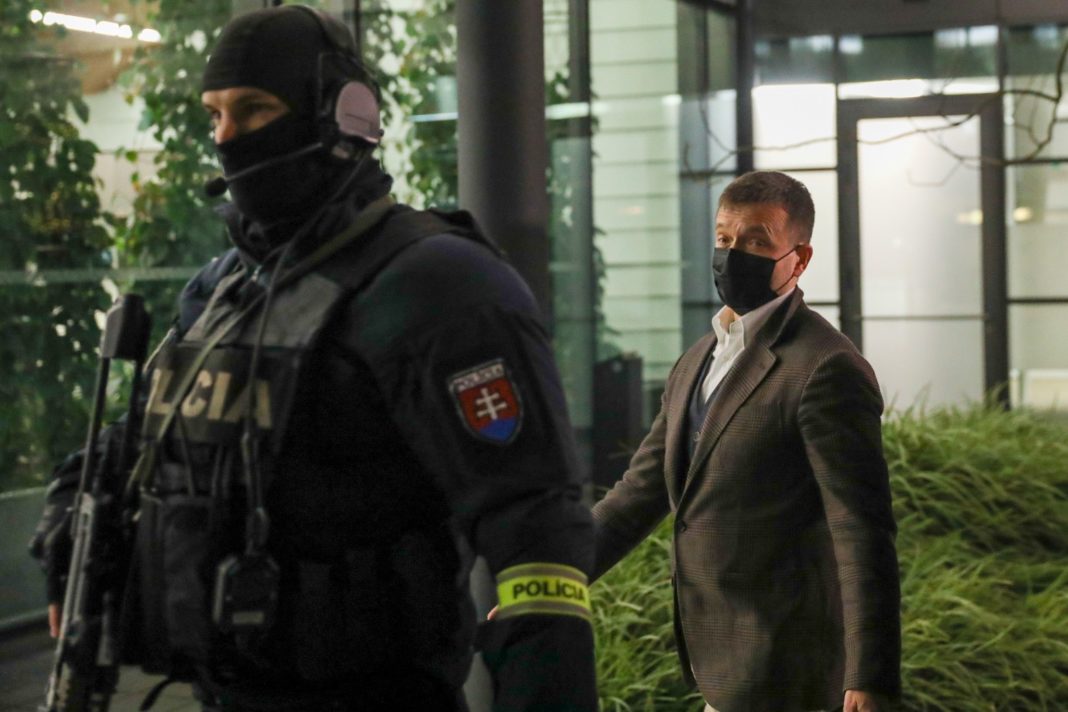 Un afacerist slovac, care deține un lanț de farmacii și în România, arestat la Bratislava