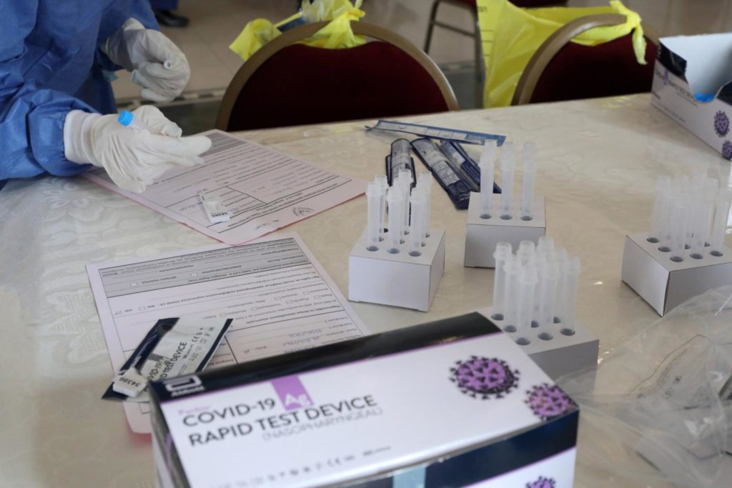 Parlamentare 2020: Votare suspendată într-o secţie, după ce un membru a fost confirmat cu COVID-19