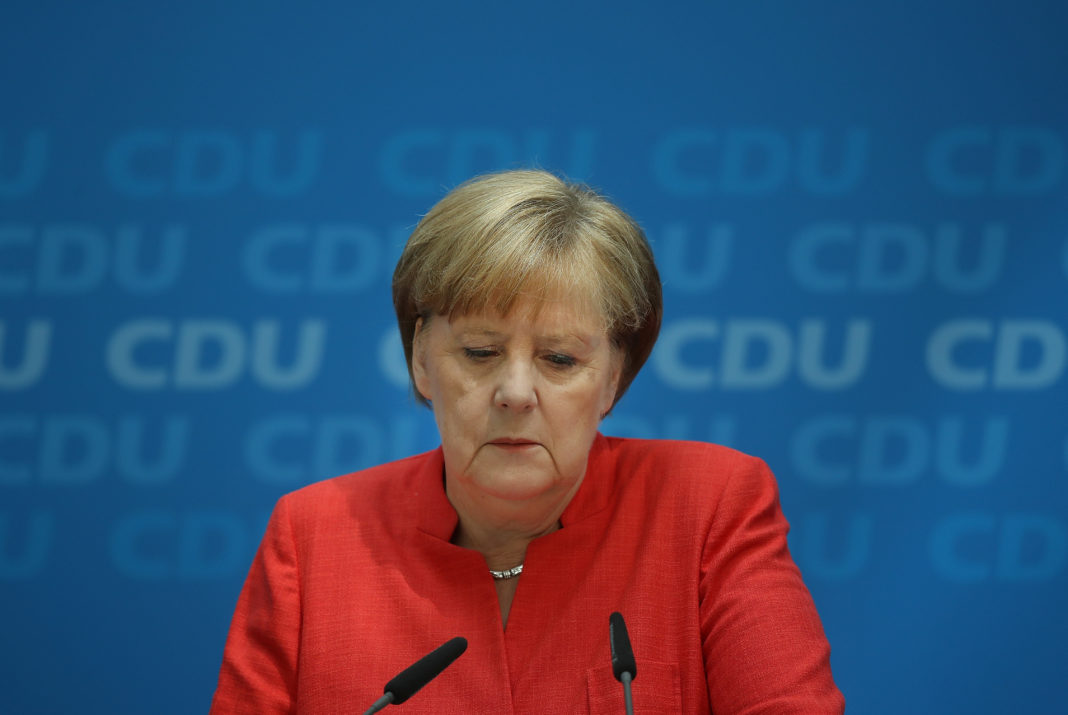 Angela Merkel deplânge lipsa disciplinei în privinţa regulilor împotriva COVID-19