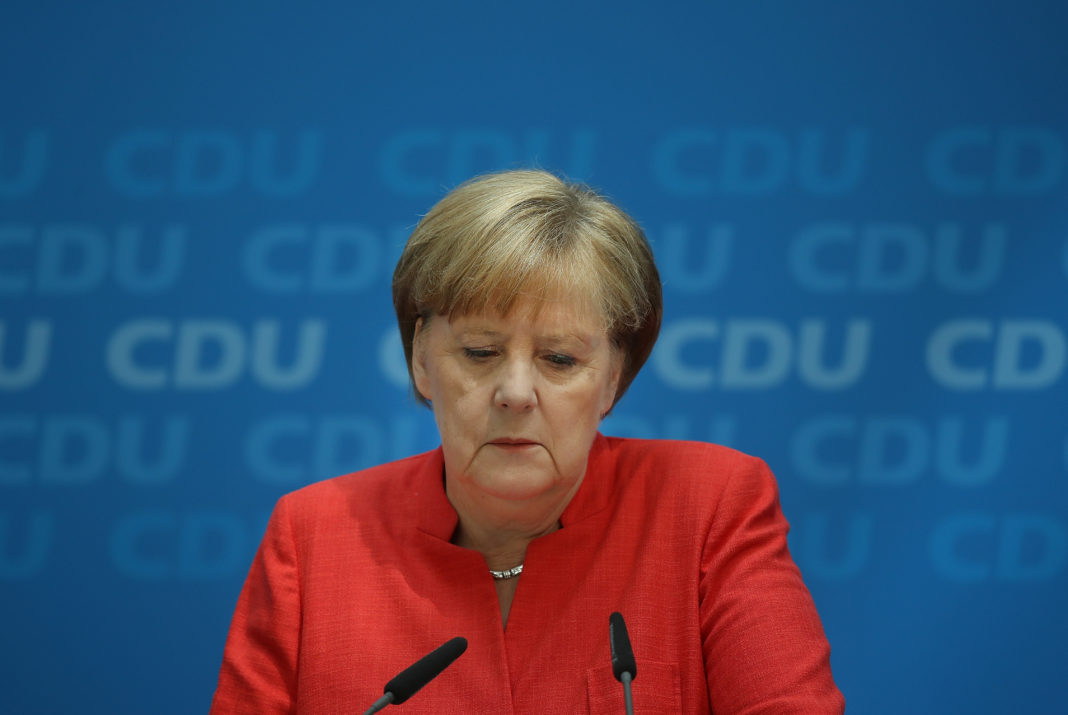 Angela Merkel deplânge lipsa disciplinei în privinţa regulilor împotriva COVID-19