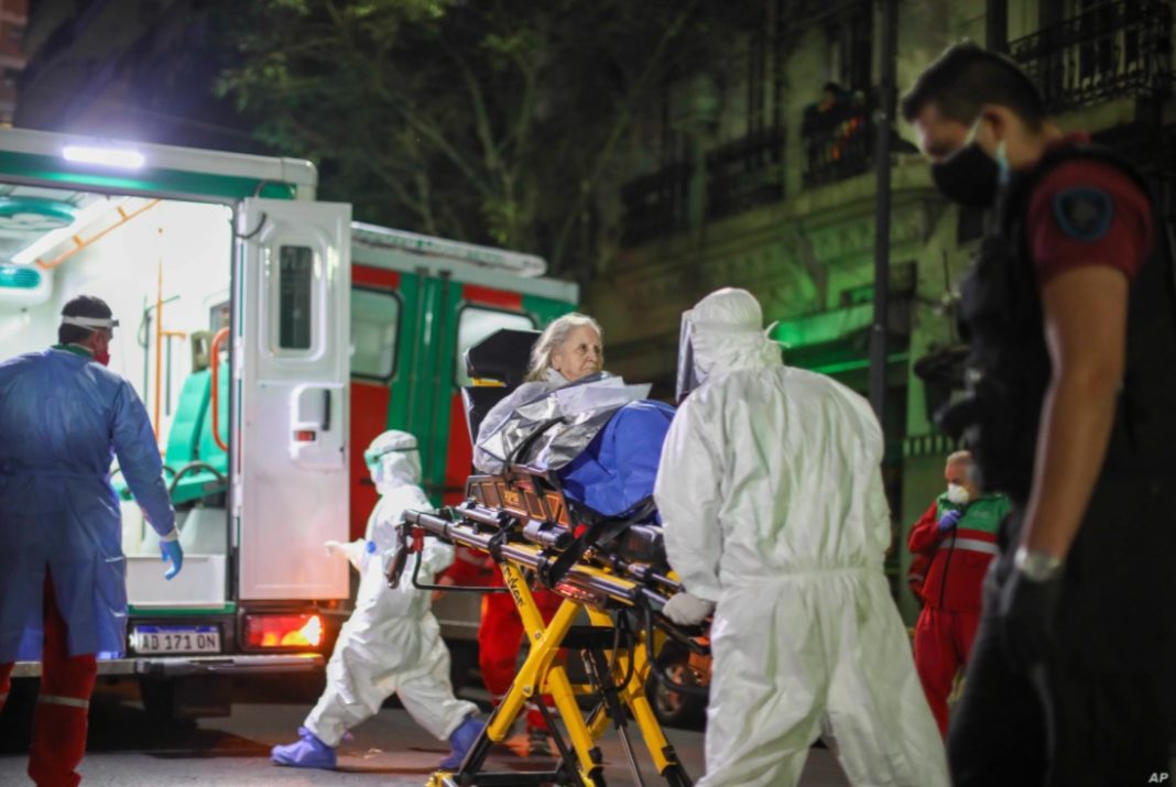 Argentina şi-a început marţi campania de vaccinare împotriva covid-19 cu vaccinul rusesc Sputnik V, devenind prima ţară din America Latină care îl foloseşte
