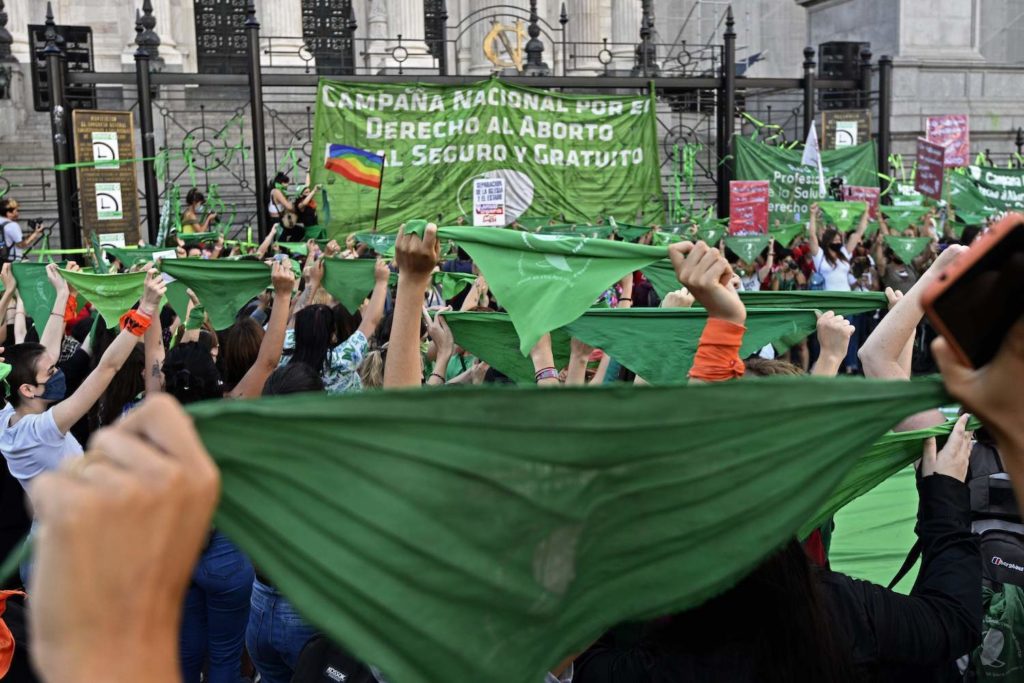 Argentina a legalizat avorturile