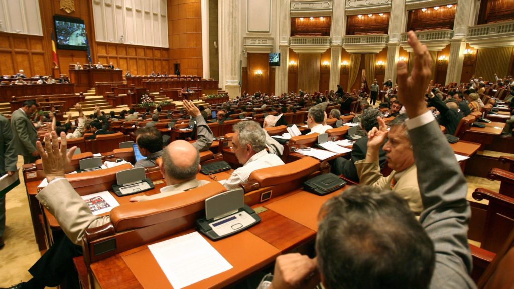 Încă trei deputați confirmați cu Covid-19